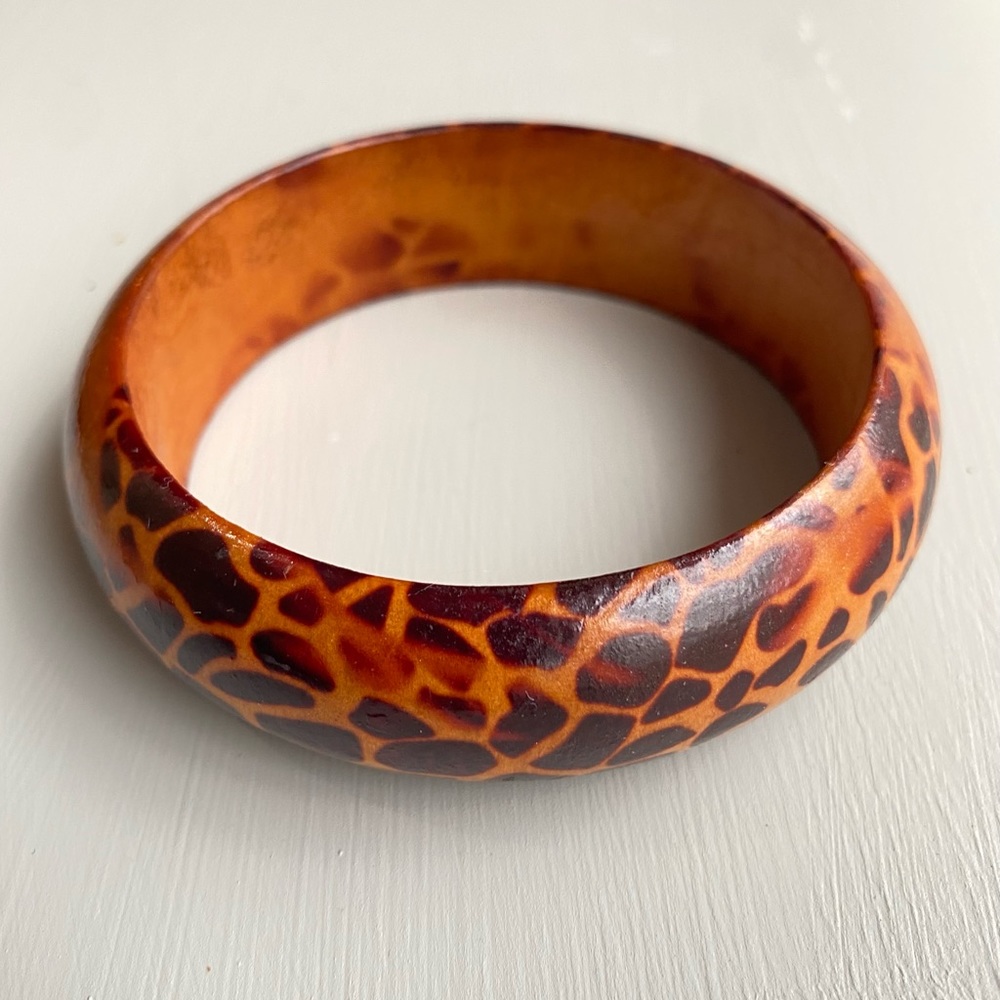 Giraffe Design Wooden Bangle Bracelet